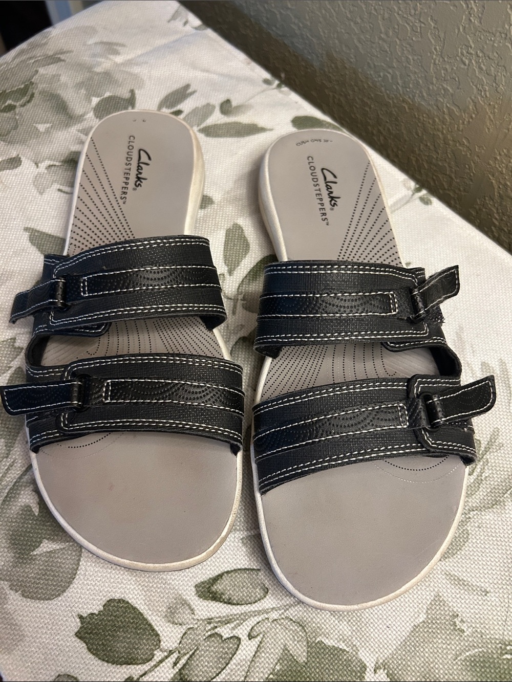 Clarks Navy Double-Strap Slides Size 9
